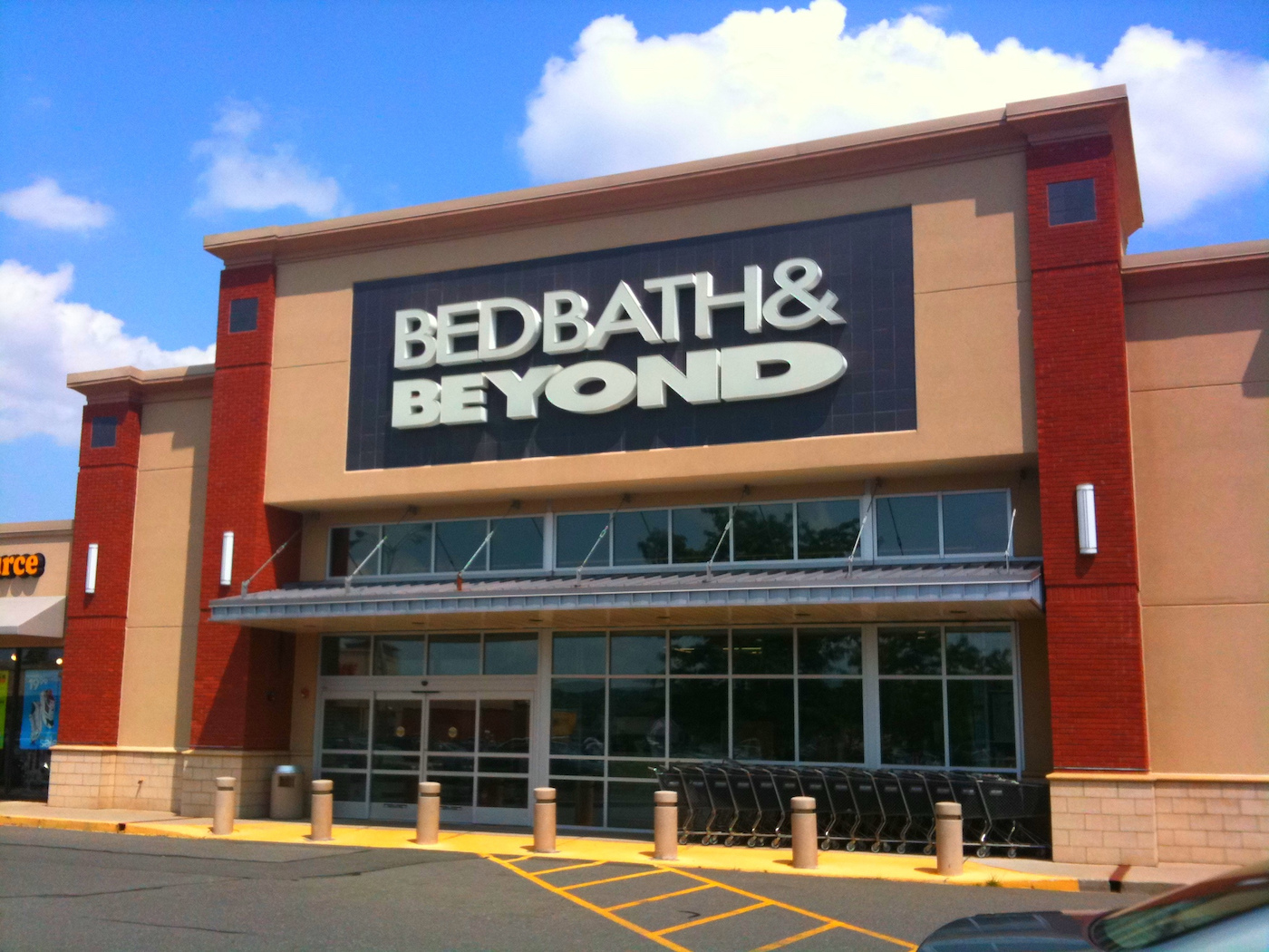 Bed, Bath & Beyond stores closed, but website relaunches through